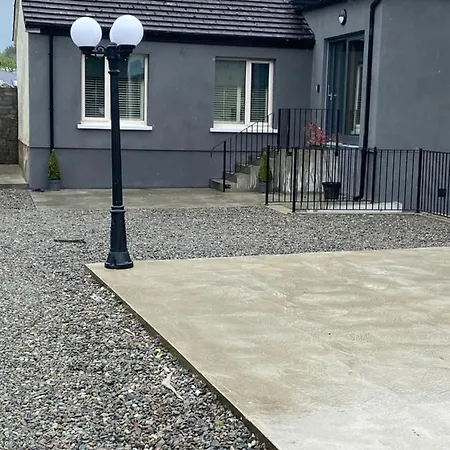 Apt 4 - Silver Spruce Daire *